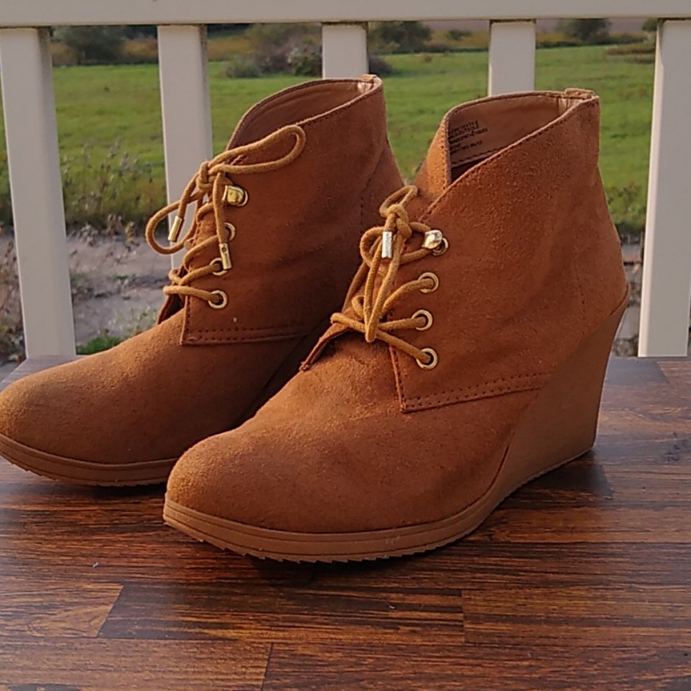 Suede wedges